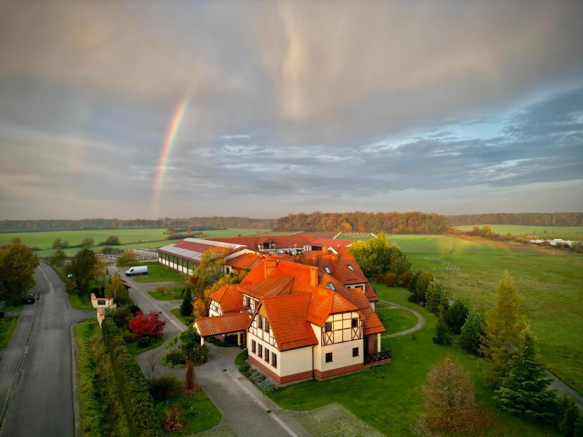 Villa Barbara Oborniki Śląskie Exterior foto